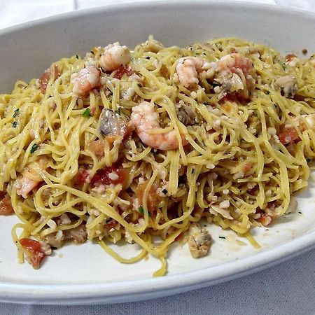 אקווביבה פיצ'נה Hotel Ristorante Il Grillo מראה חיצוני תמונה