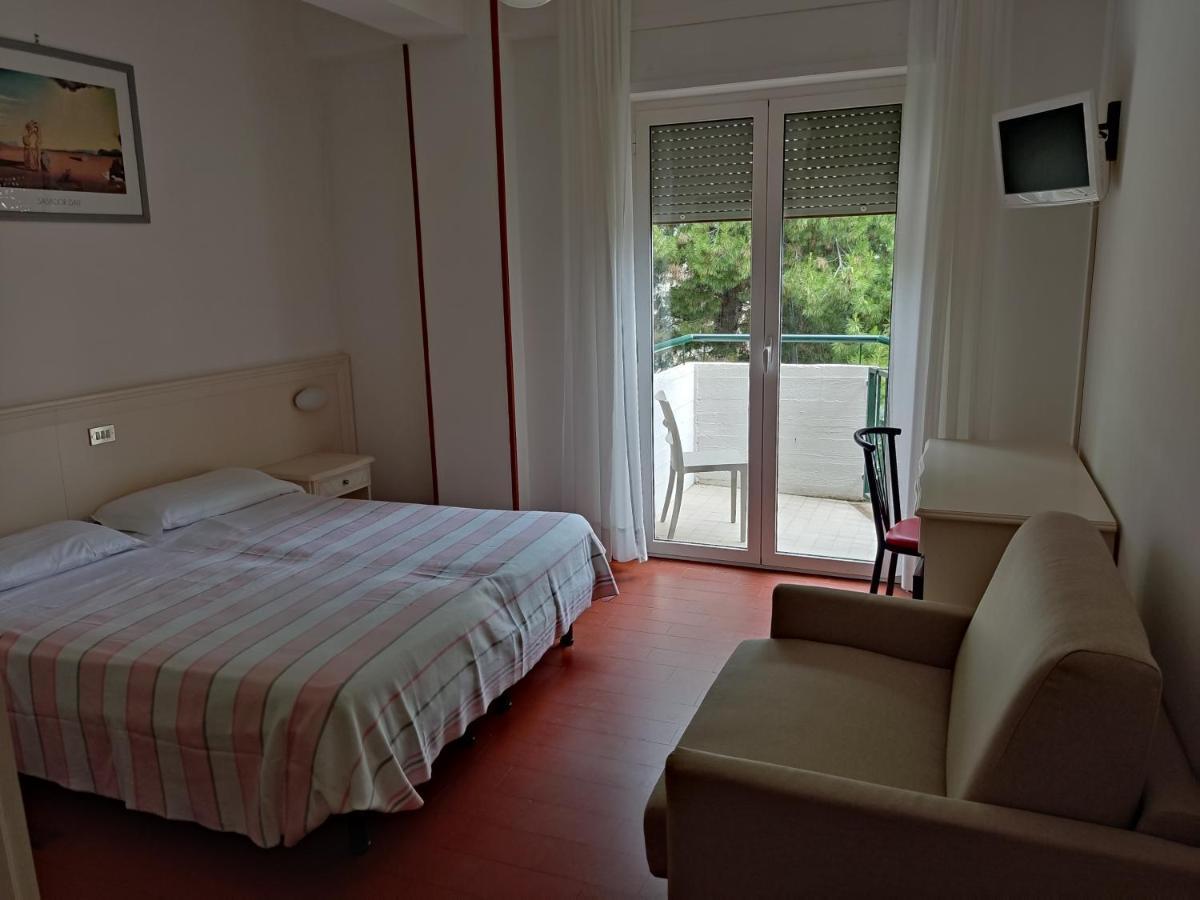 אקווביבה פיצ'נה Hotel Ristorante Il Grillo מראה חיצוני תמונה