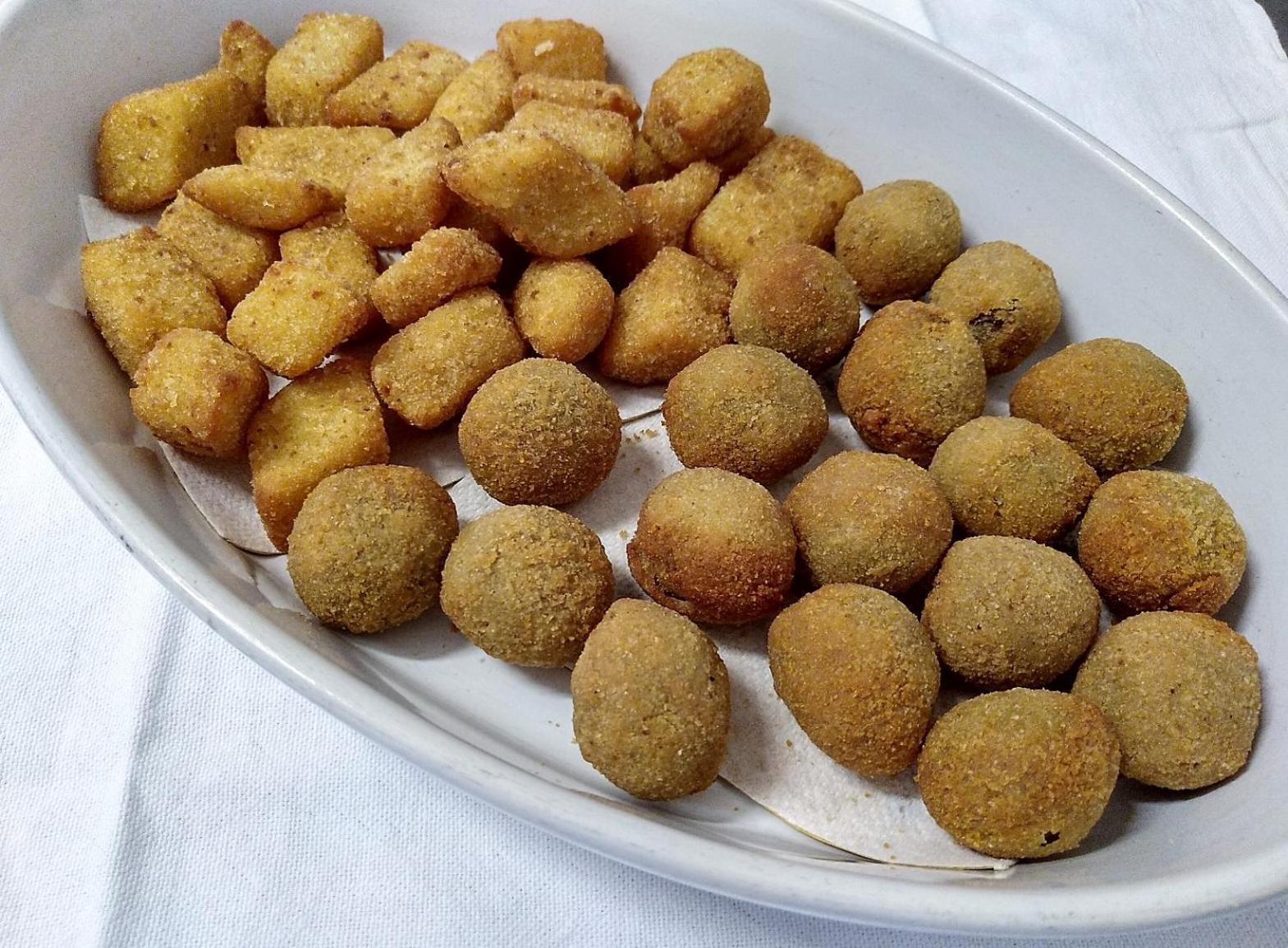 אקווביבה פיצ'נה Hotel Ristorante Il Grillo מראה חיצוני תמונה