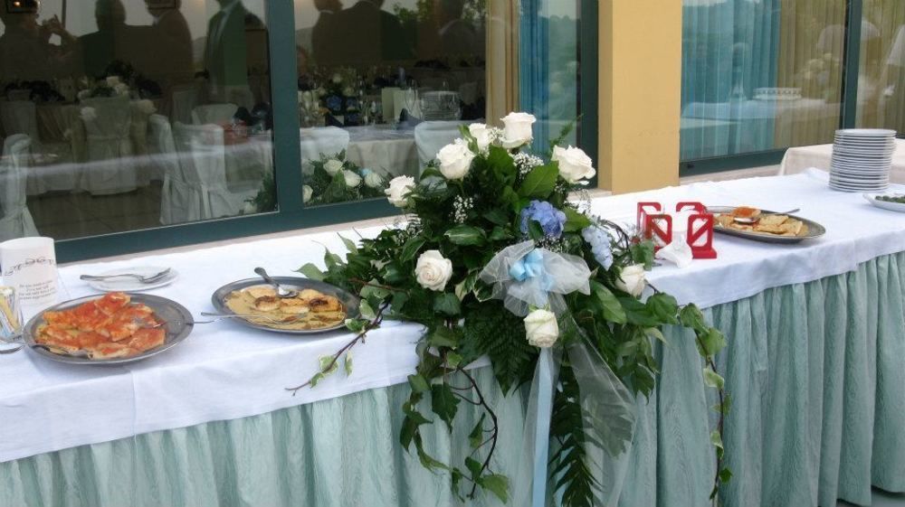 אקווביבה פיצ'נה Hotel Ristorante Il Grillo מראה חיצוני תמונה