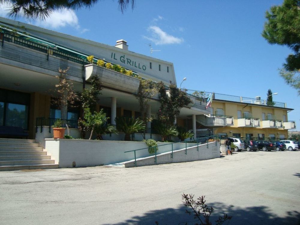 אקווביבה פיצ'נה Hotel Ristorante Il Grillo מראה חיצוני תמונה