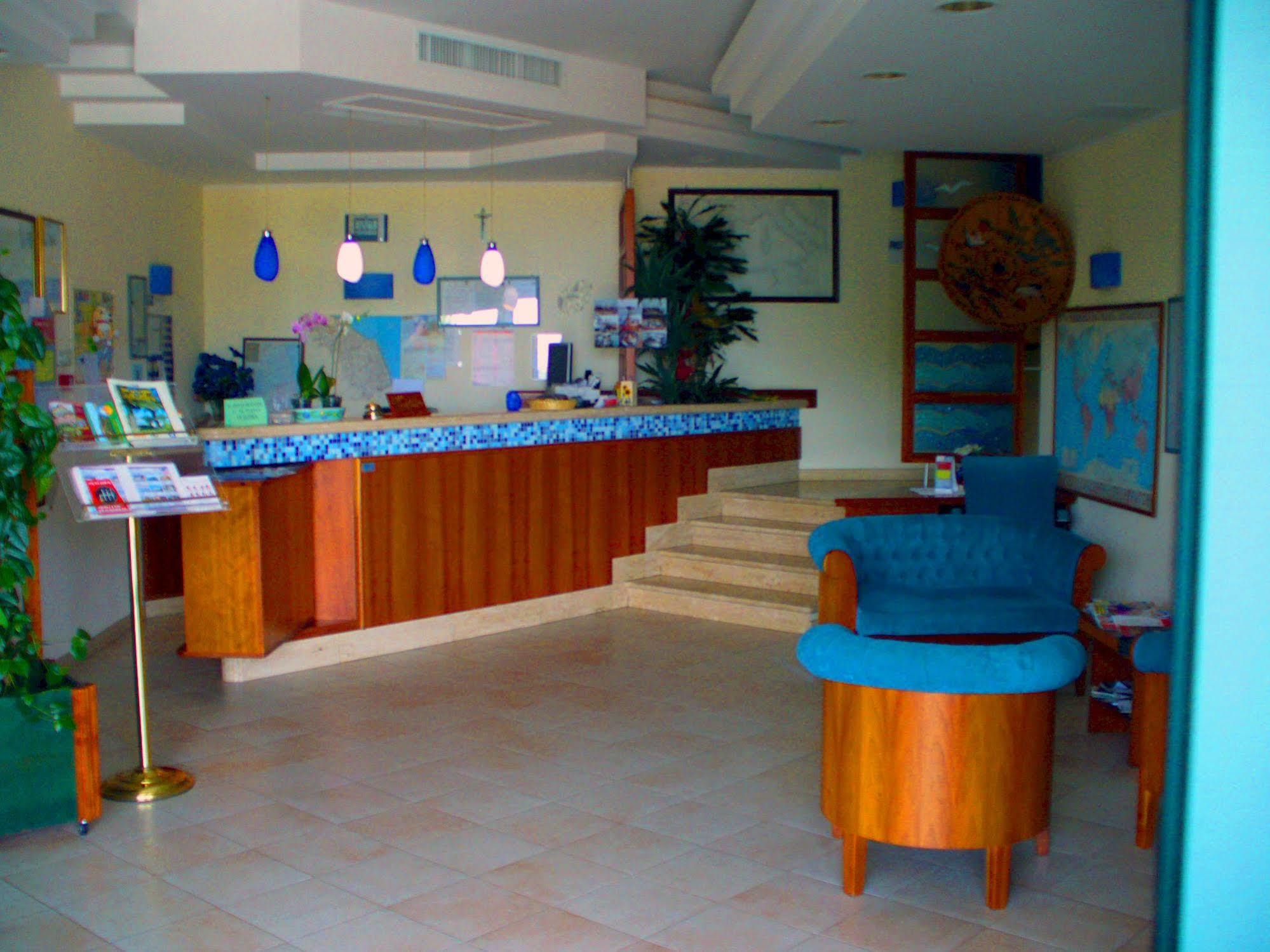 אקווביבה פיצ'נה Hotel Ristorante Il Grillo מראה חיצוני תמונה